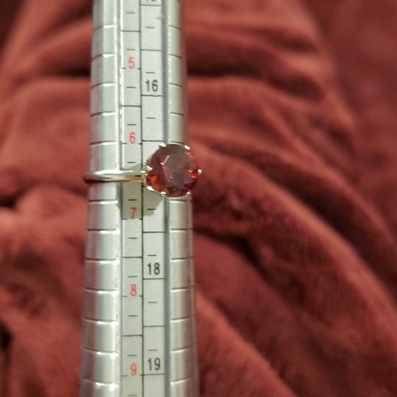 1.2 Carat AAA zirconia garnet birthstone ring - Picture 5 of 5